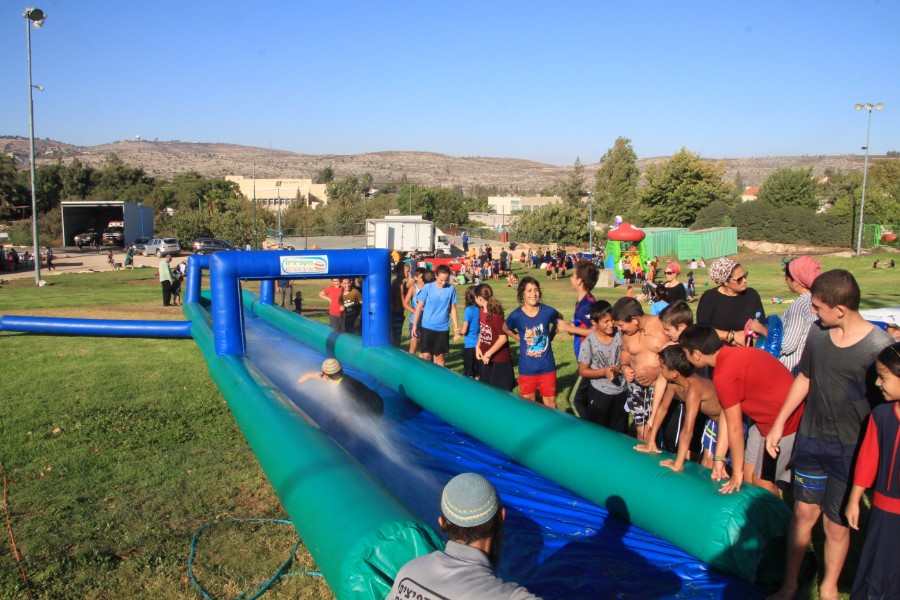 הפנינג מתנפחים רטובים אלול תשע"ח