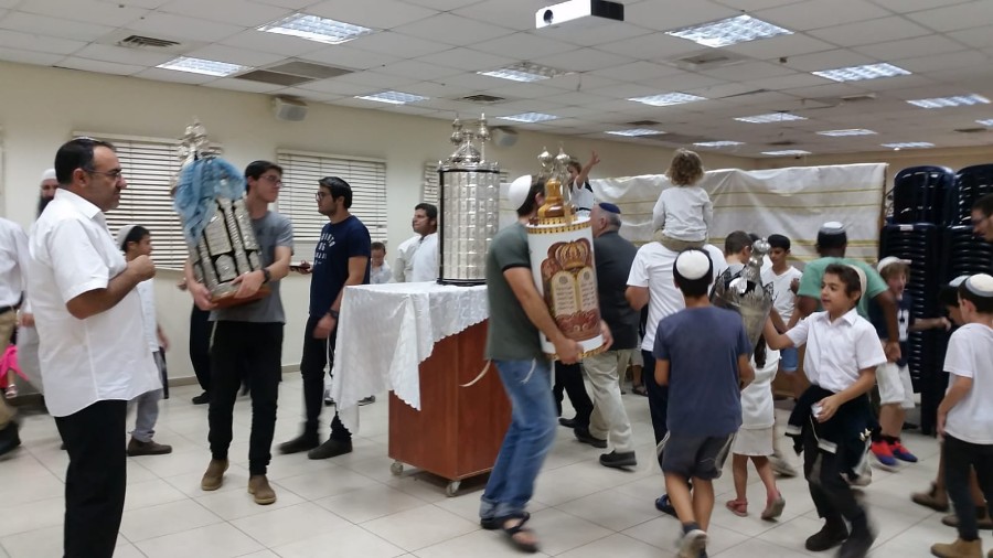 הקפות שניות בעפרה - מוצאי שמחת תורה תשע"ט