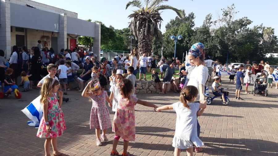 ריקודגלים ביום ירושלים ברחבת המזכירות