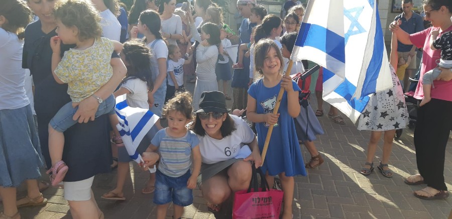 ריקודגלים ביום ירושלים ברחבת המזכירות