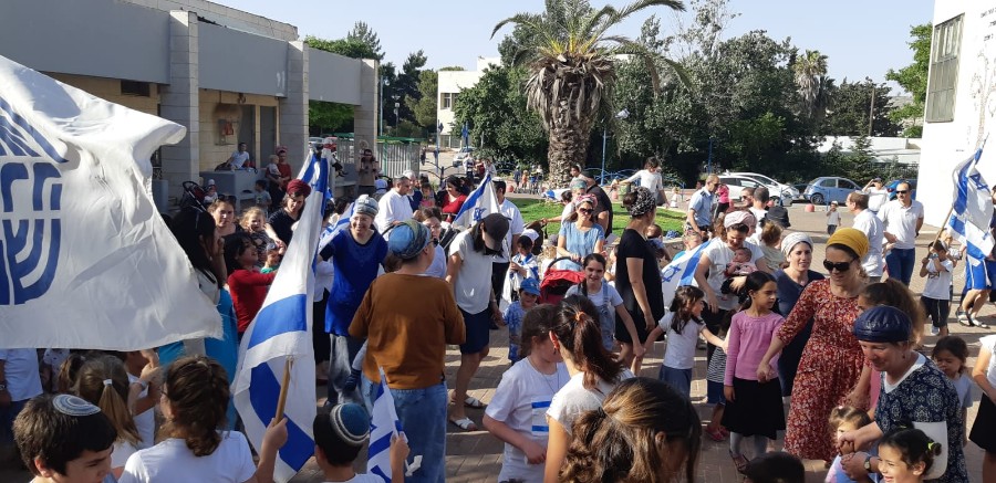 ריקודגלים ביום ירושלים ברחבת המזכירות