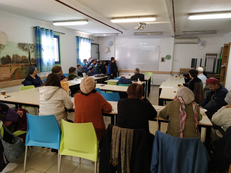 סיירת חלל של בי"ס נחלת בנימין בסדנה עם כיתת הוותיקים