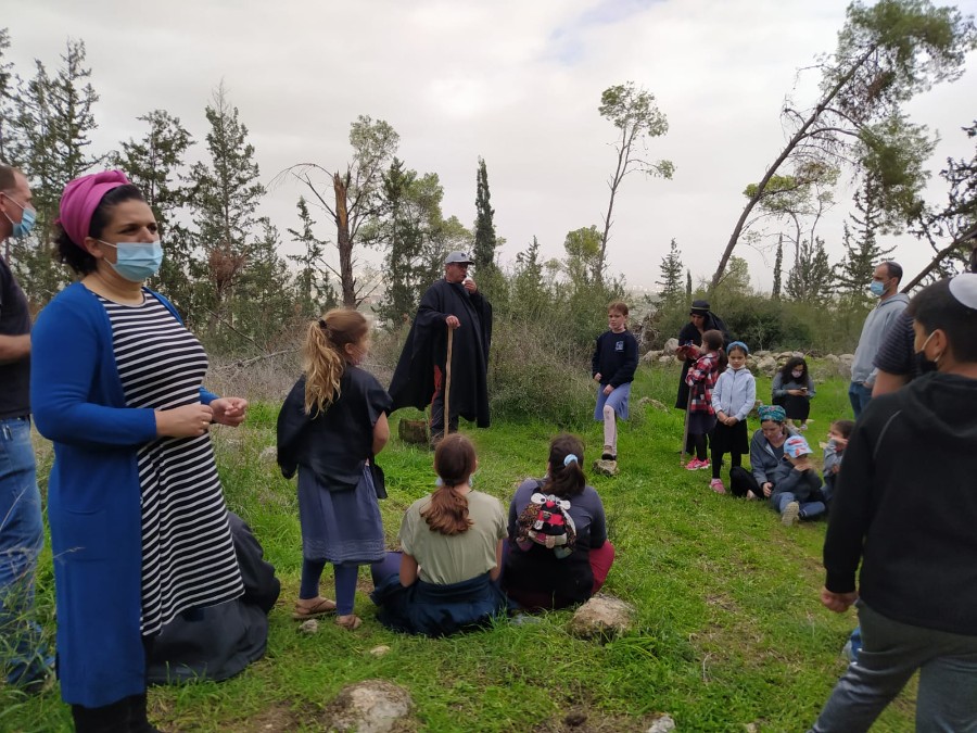 טיול משפחות בעקבות המורדים בהדרכת עקיבא יצחק - חנוכה תשפ"א