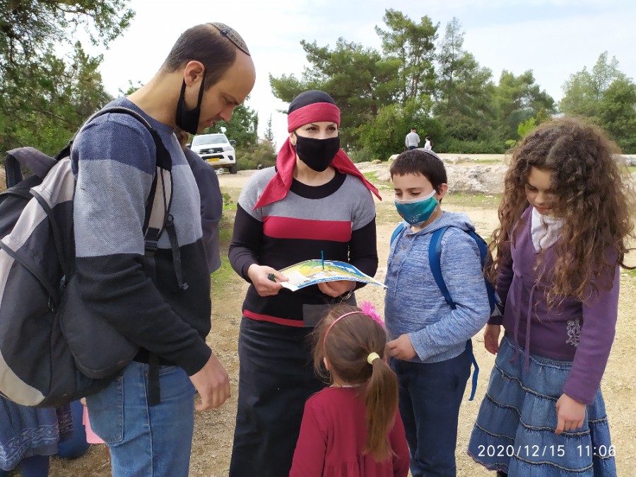 טיול משפחות בעקבות המורדים בהדרכת עקיבא יצחק - חנוכה תשפ"א