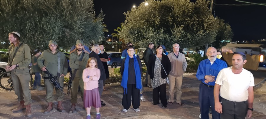 הדלקת נר שלישי של חנוכה תשפ"ב בבית פיני