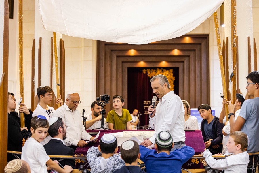 מעמד הכתרת הרב אחיה בן פזי | צילם: ברוך גרינברג