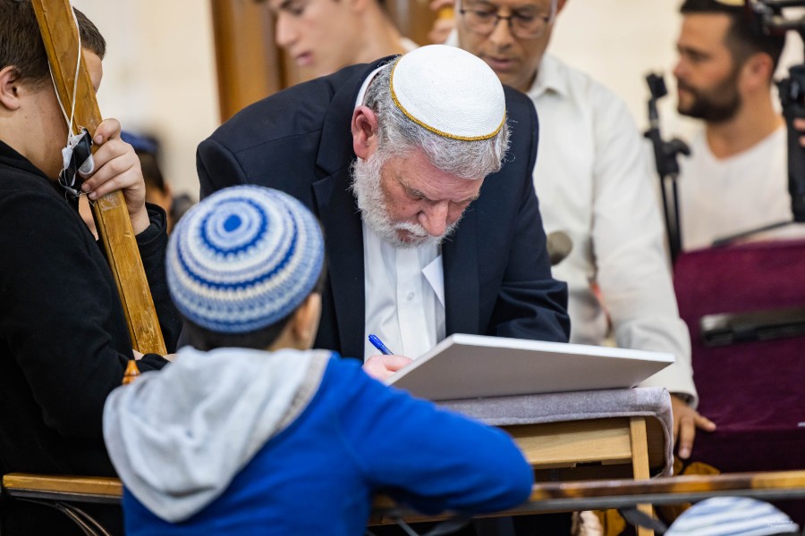 מעמד הכתרת הרב אחיה בן פזי | צילם: ברוך גרינברג