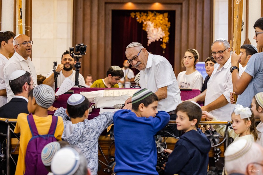 מעמד הכתרת הרב אחיה בן פזי | צילם: ברוך גרינברג