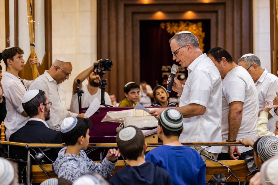 מעמד הכתרת הרב אחיה בן פזי | צילם: ברוך גרינברג