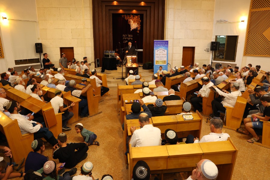 מעמד הכתרת הרב אחיה בן פזי | צילם: יהושע מנשה