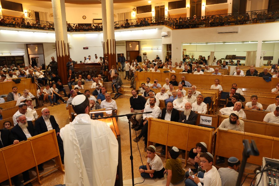 מעמד הכתרת הרב אחיה בן פזי | צילם: יהושע מנשה