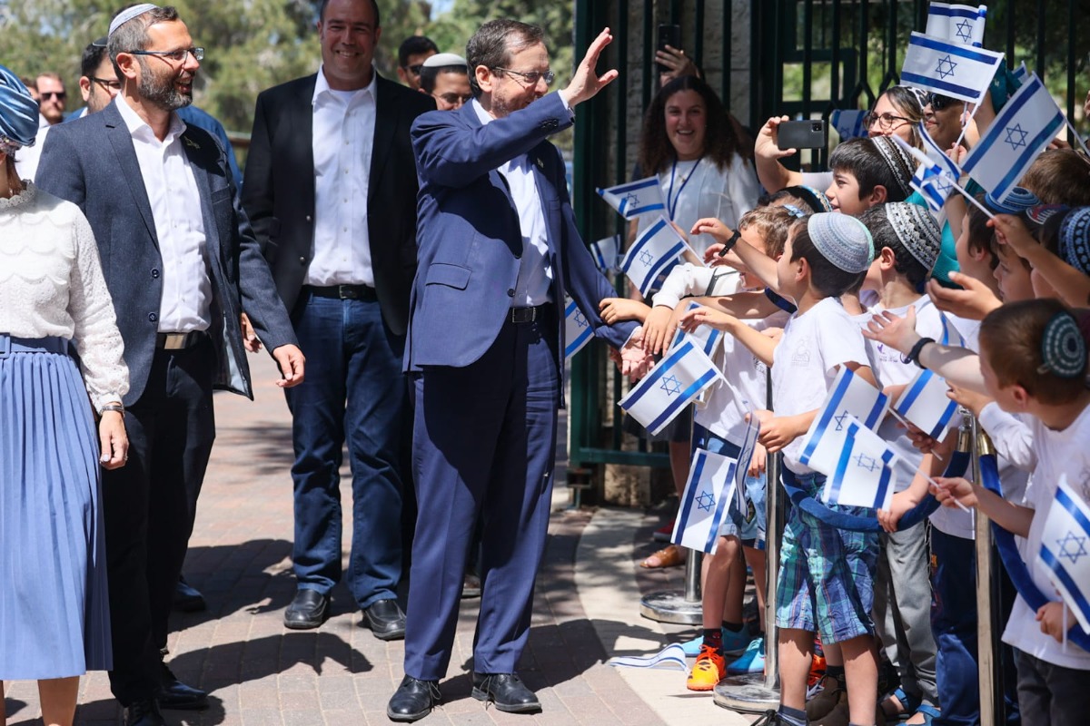 ביקור נשיא המדינה הרצוג ורעייתו בעפרה ובנימין