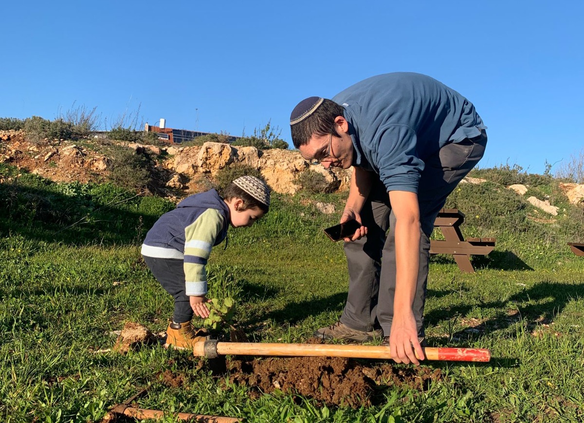 נטיעות במתחם תשעת הבתים - שבט תשפ"ד