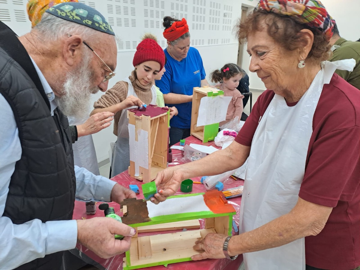 קהילת עפרה מחבקת את נופליה - בניית אדניות לכל המשפחה