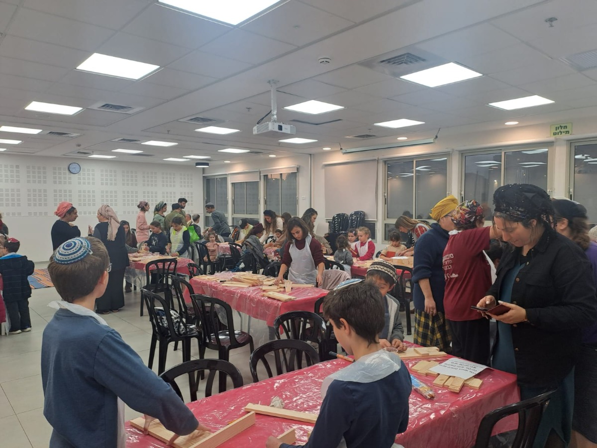 קהילת עפרה מחבקת את נופליה - בניית אדניות לכל המשפחה
