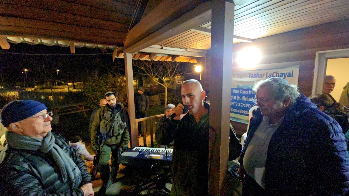 הדלקת נרות משותפת בבית פיני - חנוכה תשפ"ה