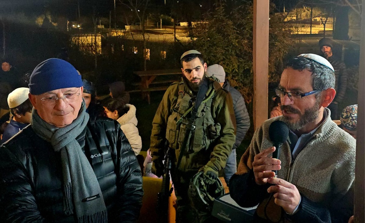 הדלקת נרות משותפת בבית פיני - חנוכה תשפ"ה