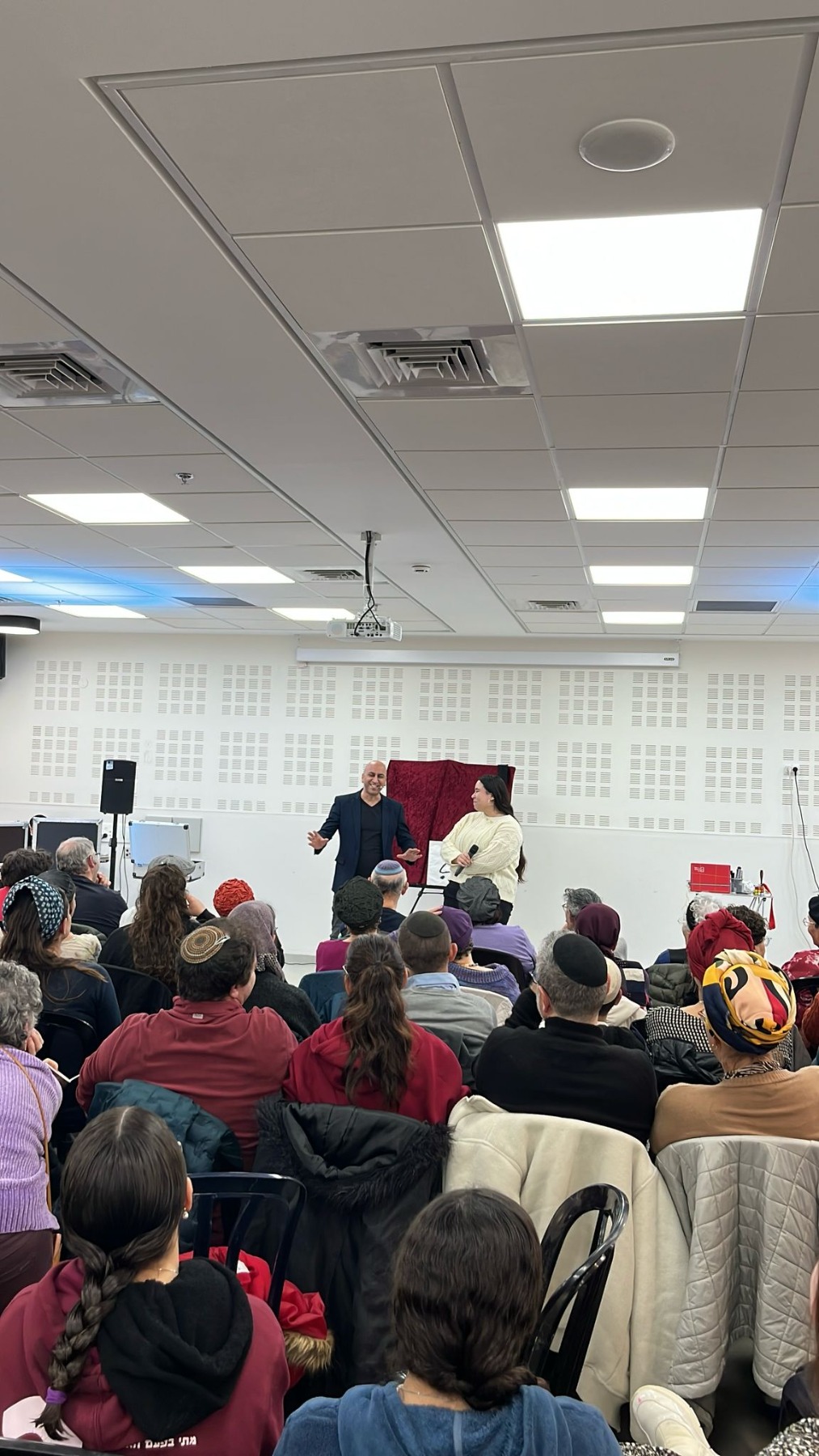 מופע אשליה עם ליאור רבינוביץ