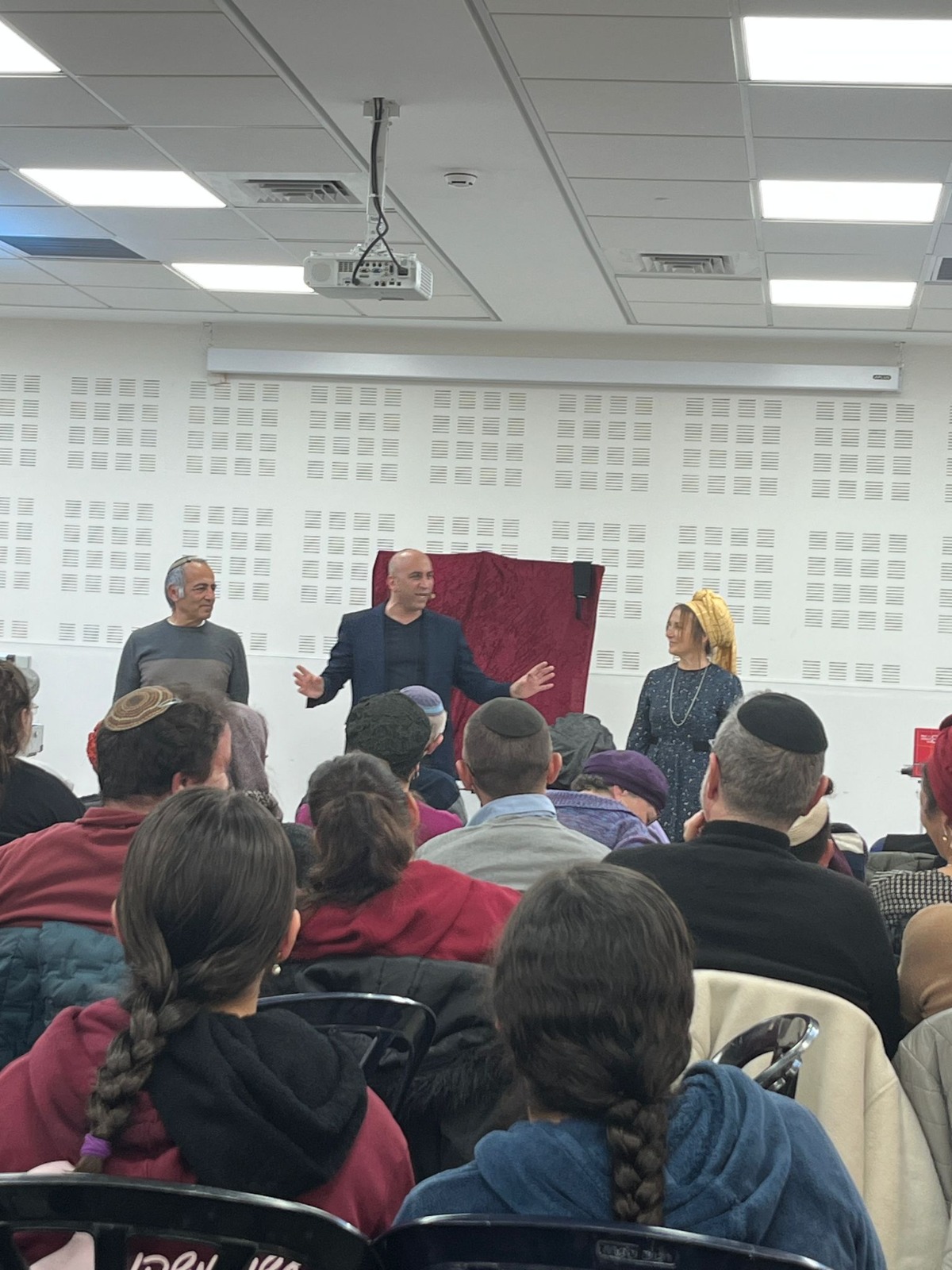 מופע אשליה עם ליאור רבינוביץ