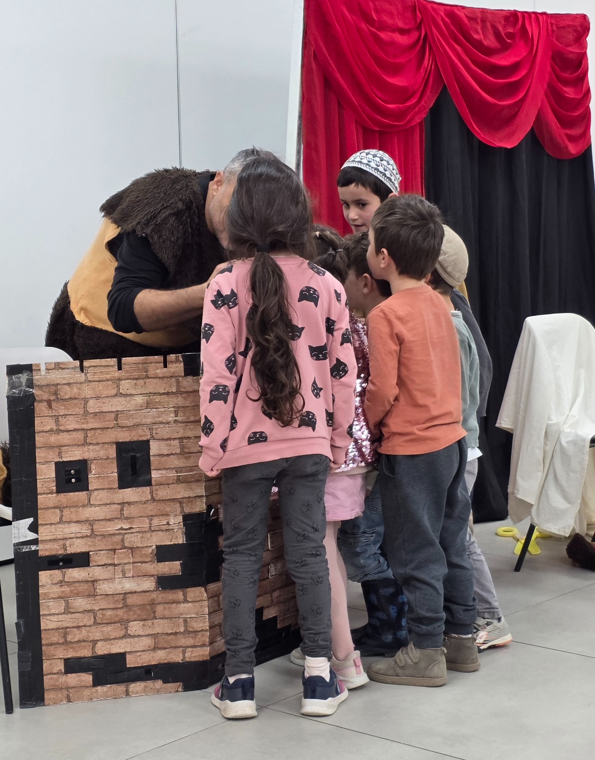 שעת סיפור בספרייה - הצגה עם עמית בן יעקב