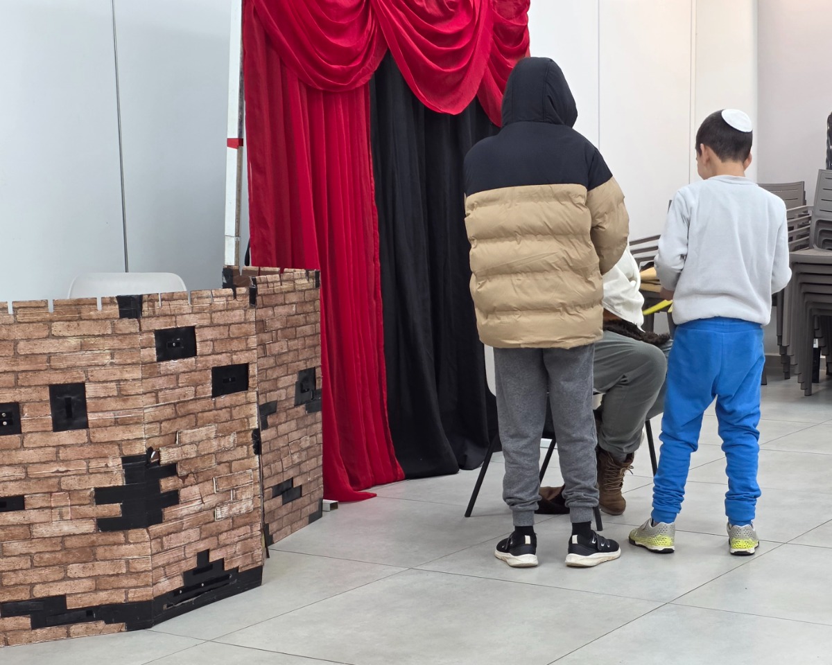 שעת סיפור בספרייה - הצגה עם עמית בן יעקב