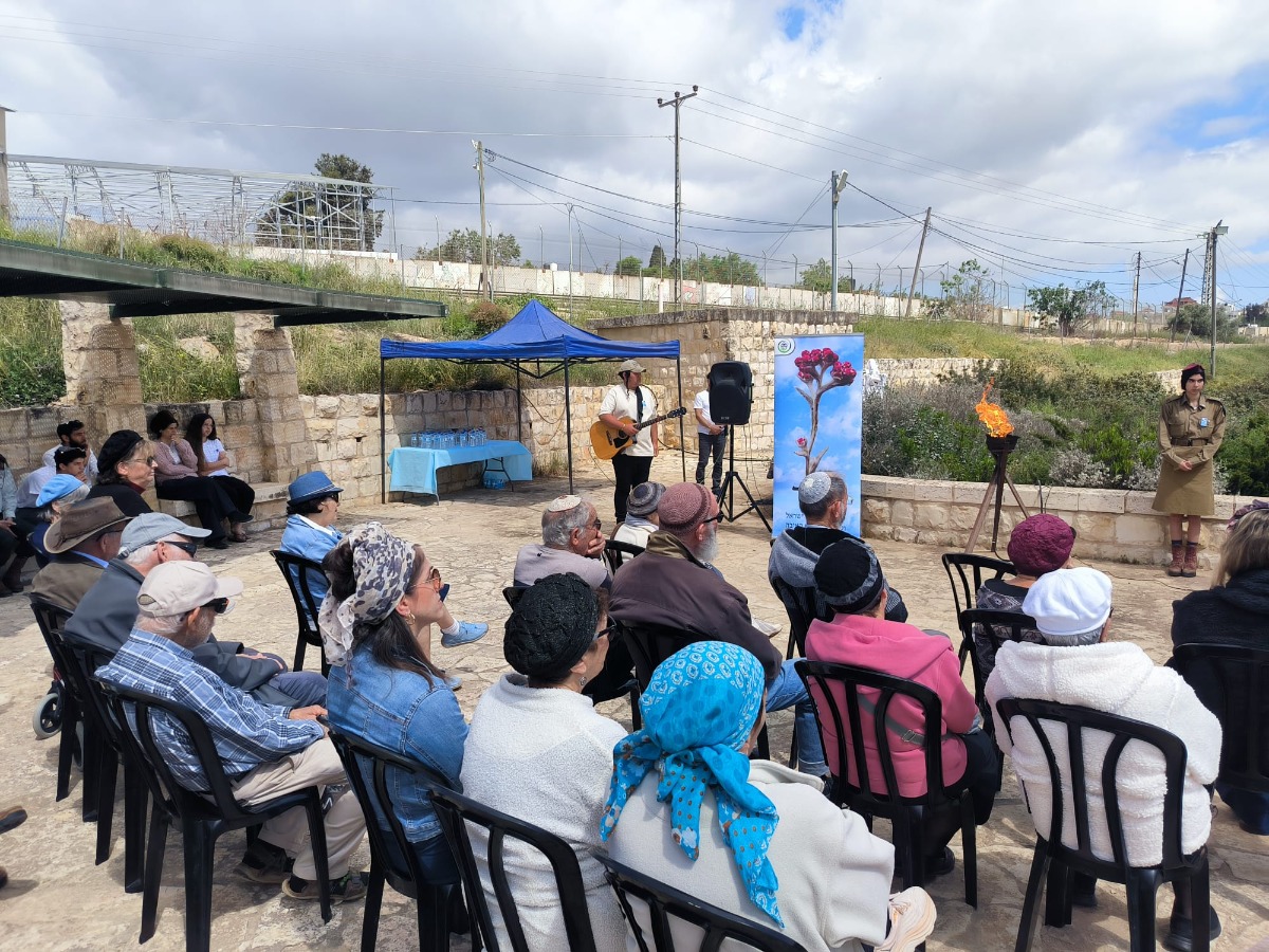 טקס יום הזכרון תשפ"ו בבית העלמין בעפרה